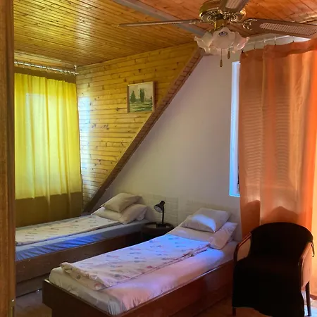 Bogracsos Apartmanhaz בית נופש