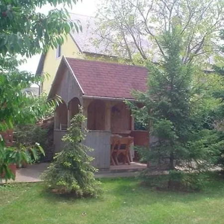 度假居 Bogracsos Apartmanhaz 巴拉顿菲赖德