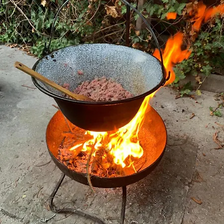 Bogracsos Apartmanhaz בית נופש באלאטונפורד