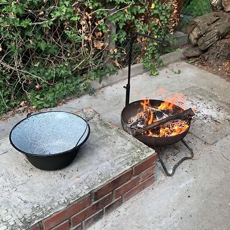 Bogracsos Apartmanhaz באלאטונפורד