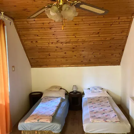 Bogracsos Apartmanhaz 度假居 巴拉顿菲赖德