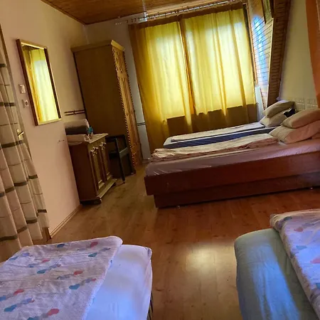 בית נופש Bogracsos Apartmanhaz באלאטונפורד